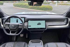 AUTO ELÉCTRICO IMPECABLE, RIVIAN R1T 2022, CUATRO MOTORES, TRACCIÓN EN LAS CUATRO RUEDAS, BATERÍA DE GRAN CAPACIDAD, LISTO PARA ENVIAR - Product Image 3