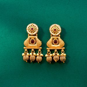 Boucle d'oreille en laiton classique antique avec exportateur de bijoux de mode plaqué or mat en Inde - Product Image 2