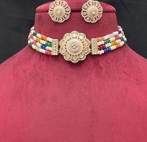Collier ras du cou classique Kundan plaqué or nouveau style élégant de créateur avec boucles d'oreilles pour les mariages de femmes fêtes fiançailles - Product Image 1