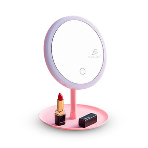 Miroir de maquillage portable de 17,5 cm avec anneau lumineux LED, style TikTok, fabriqué en plastique durable - Product Image 1