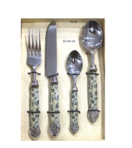 Ensemble de couverts en métal de qualité supérieure de 4 pièces avec couteau à cuillère et fourchette écologique au design décoratif pour les occasions standard de mariage - Product Image 2