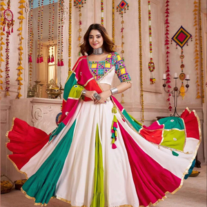 Designer Navratri Wear Miroir de travail en sergé Prêt à porter Lehenga Choli - Product Image 1