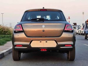 Suzuki Swift GLX 2026, motor de tres cilindros y 1.2 litros - Product Image 2