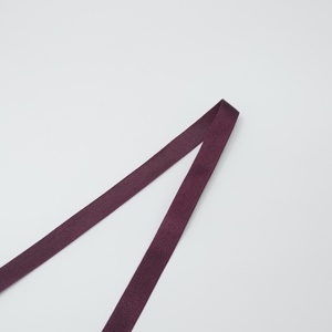 Ruban en satin rouge bordeaux foncé uni de 1-1/2 pouce pour emballage cadeau, tissu tissé, finition lisse, vente en gros, 100 % nylon - Product Image 3