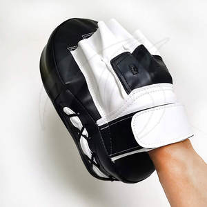 Nuevo Estilo Personalizable de Guantes de Boxeo y Manoplas de Entrenamiento % Cuero Equipo de Gimnasio de Alta Calidad para Adultos Venta al por Mayor - Product Image 6