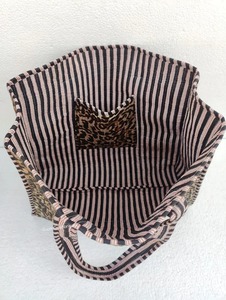 Bolso de mano bohemio de algodón acolchado Bolso de viaje de compras grande de moda con dos asas Cierre abierto Regalo perfecto para ella - Product Image 2