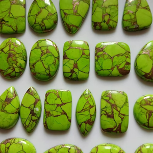 Pierres précieuses naturelles faites à la main de haute qualité Péridot vert rare et cuivre Turquoise tailles mixtes formes pierres précieuses polies en vrac - Product Image 2