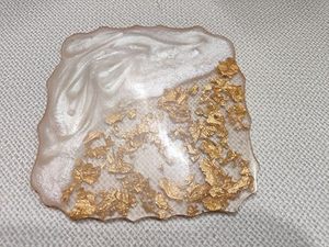 Posavasos de té de resina epoxi personalizado con ilustraciones brillantes para bodas y regalos de eventos posavasos de té de resina Premium para oficina en casa - Product Image 2