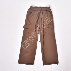 Pantalones de nieve Softshell marrón unisex, pantalones de esquí de carga impermeables a prueba de viento con bolsillos con cremallera, cintura y dobladillo con cordón ajustable - Product Image 1