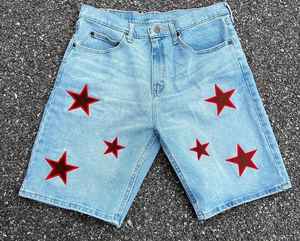 Pantalones Cortos de Mezclilla Personalizados de Alta Calidad Estilo Y2K con Parches Bordados Desgastados, Fabricante de Jorts Cargo para Hombre con Pedrería - Product Image 3