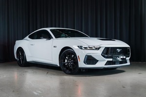 ฟอร์ด มัสแตง จีที500 ซีดาน ปี 2024 สีขาว เครื่องยนต์ 5.0-6 ลิตร V8 เทอร์โบ เบนซิน เกียร์อัตโนมัติ ไฟหน้า LED เบาะหนังสีเข้ม ยาง R17 มาตรฐานยูโร 6 สภาพใหม่/มือสอง - Product Image 6