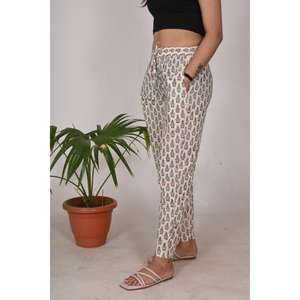 ชุดนอนผ้าฝ้ายเอวยางยืดของผู้หญิงกางเกงใส่นอนผ้าคอตตอนเนื้อนุ่มระบายอากาศได้ดี - Product Image 3