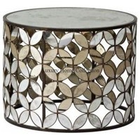 Table basse en aluminium au design citrouille argentée Meubles de salon fantaisie uniques avec accessoires élégants