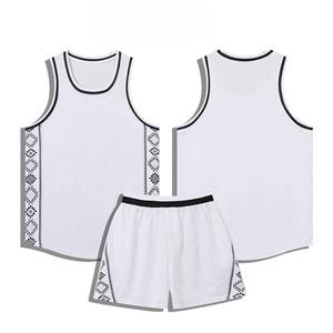 Camiseta de baloncesto personalizable de poliéster 100% transpirable impresa disponible en diferentes tamaños y colores para uso deportivo - Product Image 6