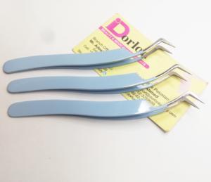 Pinzas de pestañas recubiertas profesionales Logotipo privado Sky Color Punta de fibra semicurvada de acero inoxidable sostenible para pestañas - Product Image 1
