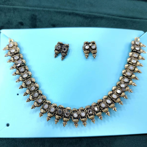 ชุดสร้อยคอคริสตัลโบราณสีทองสไตล์บอลลีวูดสุดพิเศษ - Product Image 2