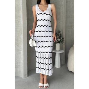 Robe décontractée en tricot à col en V avec détail en zigzag, couleur écru - Product Image 3
