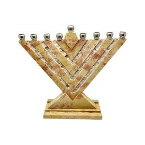 Menorá Plateada Metálica para Hanukkah, Elegante Candelabro Moderno con Diseño Único para Celebraciones de Festividades Judías - Product Image 6