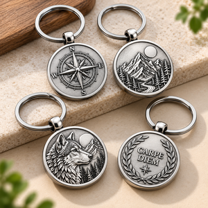 Ensemble de porte-clés boussole vintage personnalisé en alliage de zinc, design rond en relief Loup Montagne Carpe Diem, fait main, objet d'art de collection, OEM ODM - Product Image 1