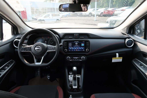 นิสสัน เวอร์ซ่า SR AWD สีขาว ปี 2024 (มือสอง สภาพดีเยี่ยม) ระบบควบคุมความเร็วอัตโนมัติ ผ้าหุ้มเบาะ ล้อแม็ก R17 เกียร์อัตโนมัติ สตาร์ทเครื่องยนต์ด้วยรีโมท ระบบทำความร้อนในเบาะ ระบบนำทาง - Product Image 2