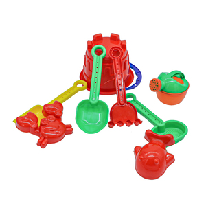 Juego de juguetes de playa de verano para niños con relleno divertido al por mayor, Cubo de regadera de plástico, Pala y moldes, OEM aceptado - Product Image 3