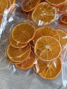 Tranches d'orange de qualité supérieure séchées naturellement au Vietnam, parfaites pour les boissons chaudes et froides - Product Image 2