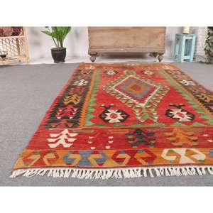 Tapis vintage de 4x6,9 pieds, tapis turc, tapis en laine rouge et vert avec motifs de plantes et d'arbres - Product Image 5