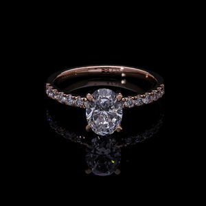 Anillo solitario de diamante de laboratorio de corte ovalado de oro de 14 quilates, Diamante CVD de 1 quilate con piedras laterales, joyería elegante de compromiso y boda - Product Image 3
