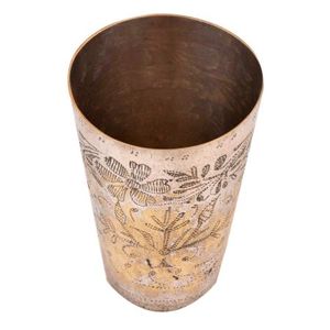 Verre à Lassi Punjabi en laiton fait main avec motif floral doré traditionnel pour cadeaux à domicile, article en gros NGL-545 - Product Image 2