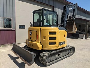 Miniexcavadora John Deere 2023 Usada, en Buen Estado, 60 Toneladas de Peso Operativo, Motor Yanmar, Bomba de Válvula Hidráulica Enerpac, Alta Eficiencia - Product Image 5