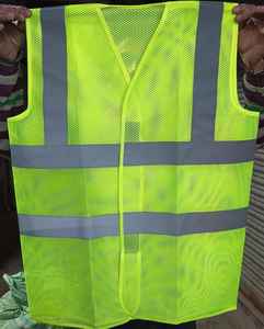 เสื้อกั๊กสะท้อนแสงเสื้อผ้าที่มองเห็นได้สูงเพื่อเพิ่มความปลอดภัยในสภาพแสงน้อย - Product Image 4