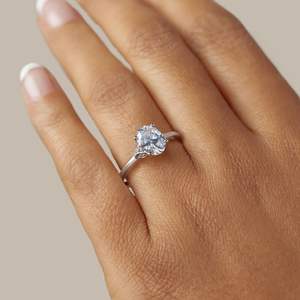 Bague de fiançailles Art Déco en diamant taille ovale 5 pierres pour femme - Product Image 2