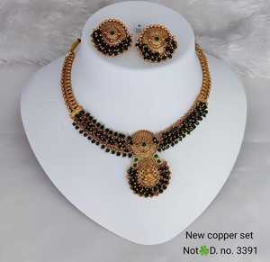 ESTILOS LAXMI CONJUNTO DE JOYERÍA DEL TEMPLO DEL SUR DE LA INDIA TRADICIONAL Y DE MODA DEL SUR DE LA INDIA Y GARGANTILLA CONJUNTO DE COLLAR DEL SUR MUJER Y NIÑA - Product Image 3