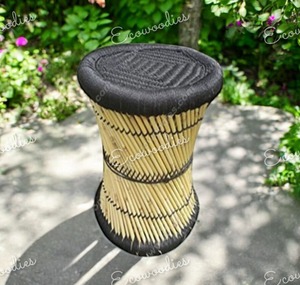 Tabouret tissé à la main Pouf en osier de bambou naturel Repose-pieds Sarkanda écologique Console incrustée d'os - Product Image 1