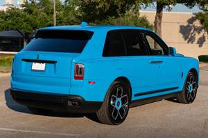 Rolls-Royce Cullinan Black Badge 2022, 6,75 L, V12 turbocompressé, transmission intégrale, SUV/Crossover automatique - Product Image 3