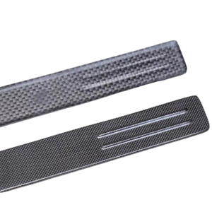 แผ่นกันรอยขอบประตูคาร์บอนไฟเบอร์แห้งคุณภาพสูงสำหรับ Ferrari 296  811468  811482 - Product Image 5