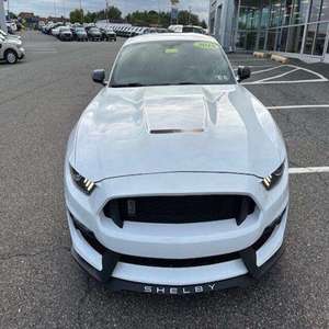 Ford Mustang Shelby GT350 Fastback RWD Sedán 2024 Usado en Excelentes Condiciones, Transmisión Automática, Techo Panorámico - Product Image 1