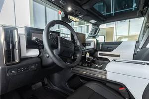 VOITURE ÉLECTRIQUE EXTRÊMEMENT PROPRE 2022 GM-C HUMMER EV PICKUP 1000 CHEVALS DE FORCE TOUT-TERRAIN MODE CRABWALK PRÊT À ÊTRE EXPÉDIÉ - Product Image 2