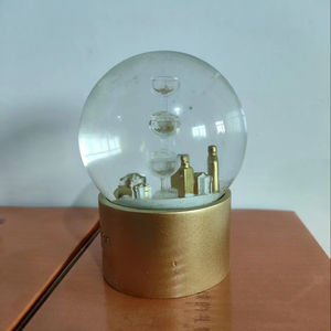 Figurines de jouets artistiques en résine miniature personnalisées <span class=keywords><strong>Hello</strong></span> <span class=keywords><strong>Kitty</strong></span>, faites à la main, mignonnes, globe à neige, musique, lumières, décoration intérieure, globe à eau - Product Image 1