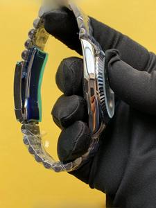 นาฬิกาข้อมือออโตเมติกสแตนเลสสตีลหน้าปัดดัชนีสีเขียวสำหรับผู้ชาย - Product Image 2