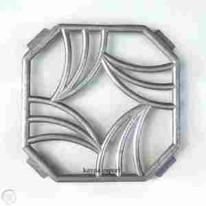 Unique <b>Bee</b> Shape Aluminum Polished Trivet Asian Zen Design Eco-Friendly for Home Kitchen Use Discounted Prices Metal Trivet Pads - Product Image 6