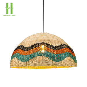 Abat-jour suspendu moderne en rotin et bambou, écologique, artisanal, forme personnalisée, décoration d'hôtel, vente en gros, Vietnam - Product Image 4