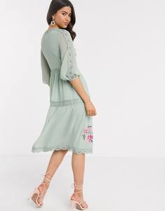 Robe d'été bohème décontractée pour femmes, nouvelle robe de vacances, broderie col rond, manches mi-bouffantes, robe courte au genou - Product Image 2