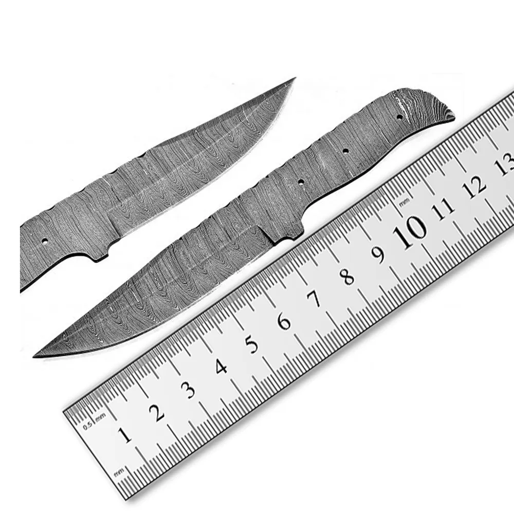 سكين جلد دمشقي بالجملة شفرة فارغة مصنوعة يدويًا تانغ كامل مزور مع غمد جلدي للصيد والتخييم