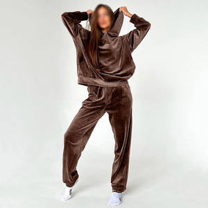 Survêtement en velours pour femmes Logo personnalisé Survêtement en velours Survêtement Jogging Ensemble deux pièces - Product Image 3