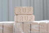 Briquettes de bois Pini Kay pour le marché européen disponibles pour l'approvisionnement