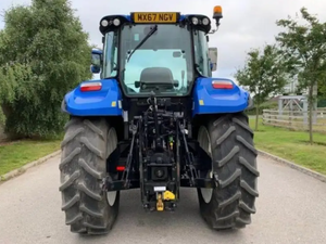 New-Holland Farm Tractor 20HP 4WD Walking Tractor Gear Drive Características automáticas multifuncionales de alta calidad Caja de cambios almacenada - Product Image 4