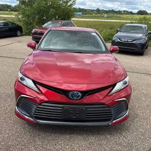 Camry Hybrid XLE FWD 2023, conduite à droite, diesel, automatique, sièges en cuir, toit ouvrant, écran tactile, caméra de recul, phares à LED - Product Image 1