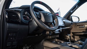 ใหม่ / มือสอง ปี 2026 สำหรับ Hilux GR Sport หนังแท้ เกียร์อัตโนมัติ ไฟ LED เครื่องยนต์เทอร์โบ หลังคาพาโนรามา หลังคาอลูมิเนียมอัลลอย - Product Image 6