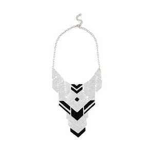 Urthn 1109232B Collar llamativo Patrón de constelación chapado en rodio Cadenas de moda Aleación hecha para aniversarios cristianos - Product Image 1